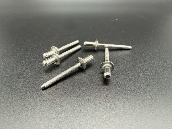 Remache estanco para escapes - Imagen 2