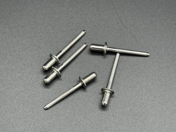 Remache estanco para escapes